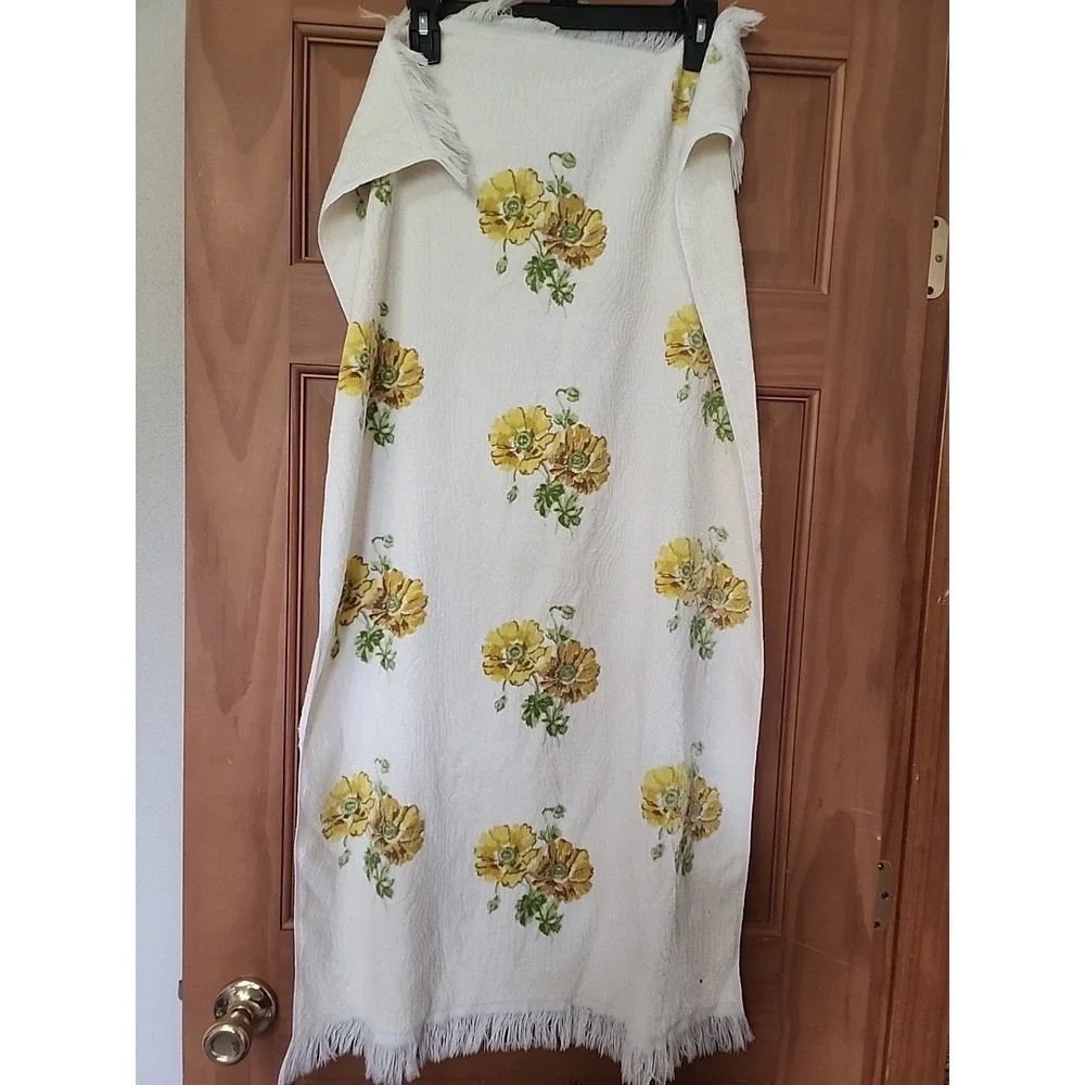 Vtg 70s Lady Pepperell Bath Towel Yellow Floral Cottage Granny Core Fringe